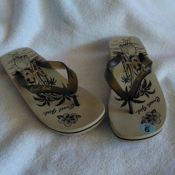 Women's Cruel Girl Hula Flip Flops Size 6 - Picture 1 of 8